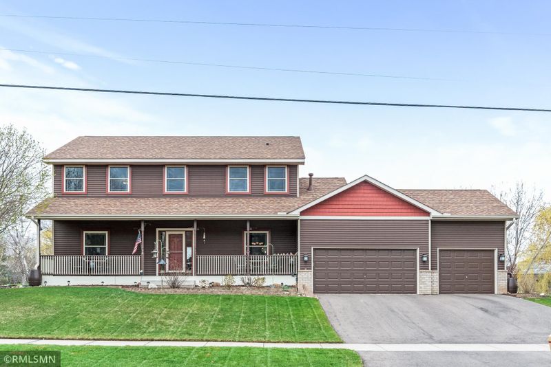 2190 Interlachen Dr, Stillwater, MN 55082