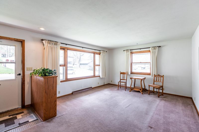 117 W Center St, Rollingstone, MN 55969