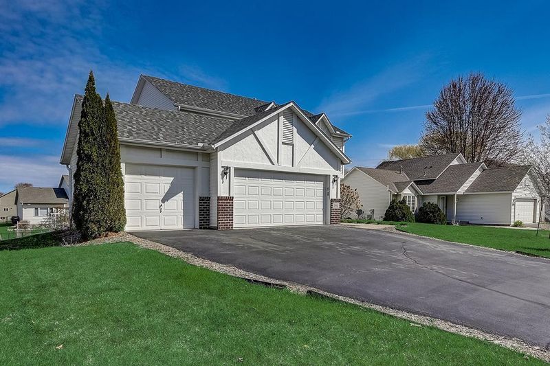 1941 Groveland Way, Shakopee, MN 55379
