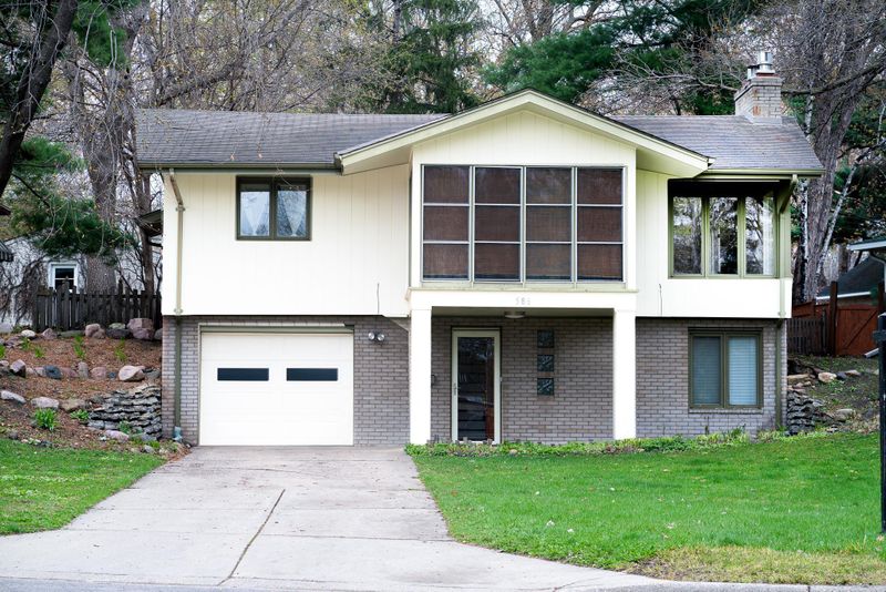 586 Otis Ave, Saint Paul, MN 55104