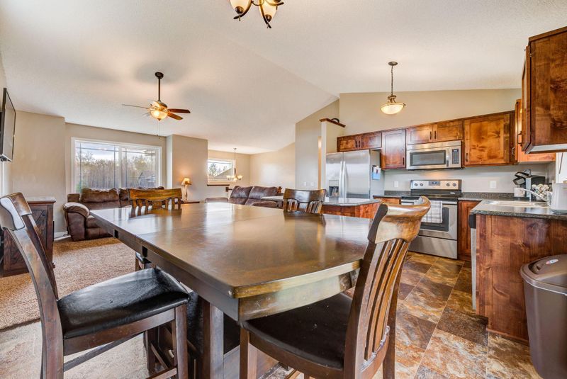 37982 Harvester Ave, North Branch, MN 55056