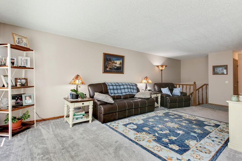 920 Westwind Dr, Little Canada, MN 55109