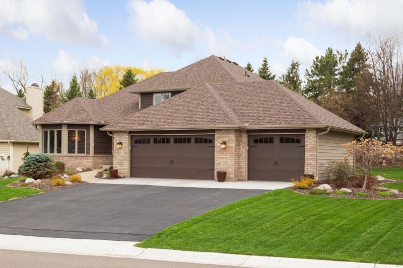 8663 Comstock Ln N, Maple Grove, MN 55311