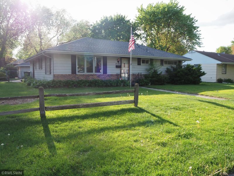 8144 5th Ave S, Bloomington, MN 55420