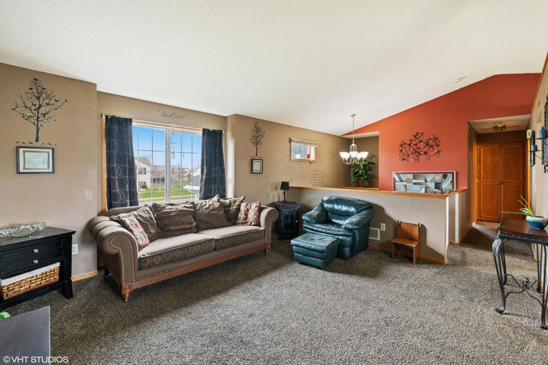 1404 Roosevelt St S, Cambridge, MN 55008