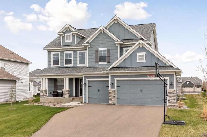 9895 8th St N, Lake Elmo, MN 55042