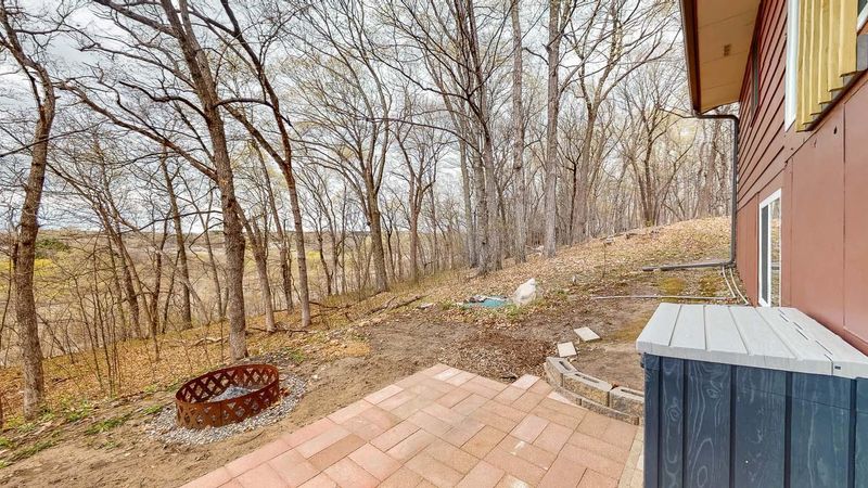 915 1st St NW, Oronoco, MN 55960