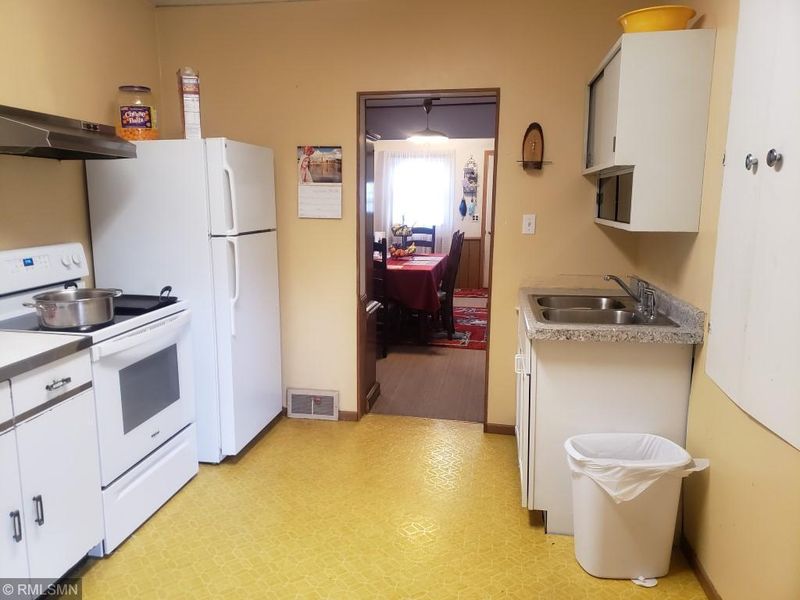 105 2nd St SE, Melrose, MN 56352