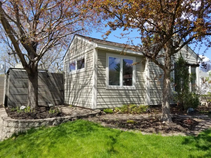 25 Hilltop Ln, Saint Paul, MN 55116