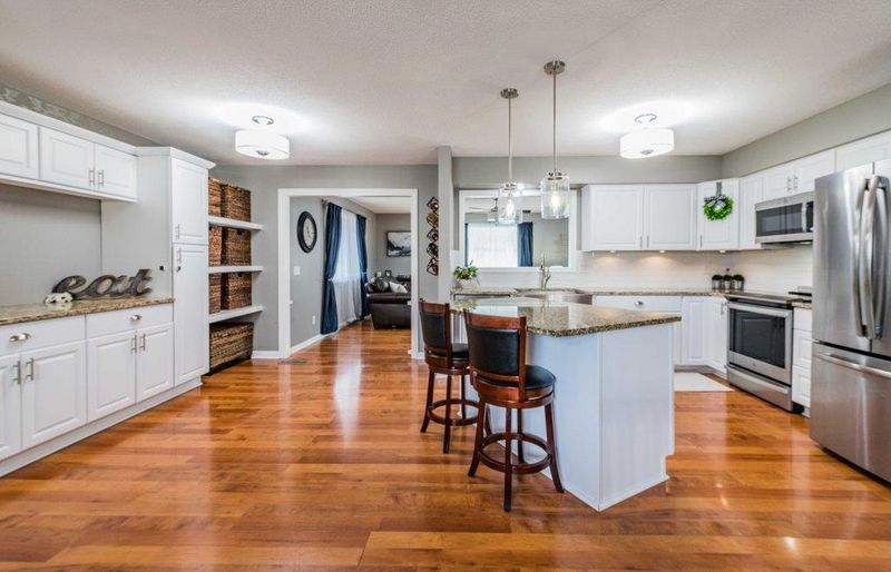 6580 E Fish Lake Rd, Maple Grove, MN 55369