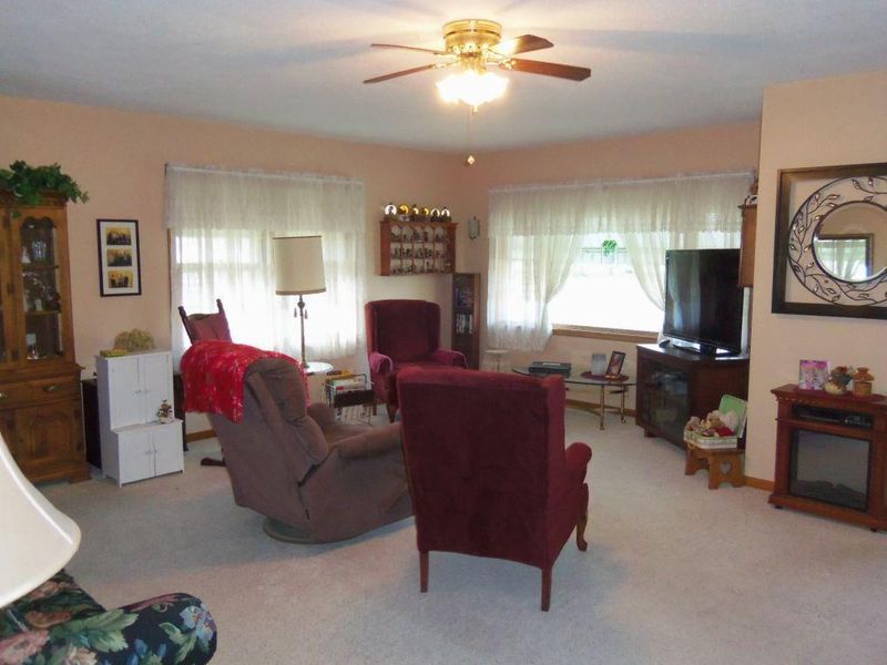300 1st St E, Chokio, MN 56221