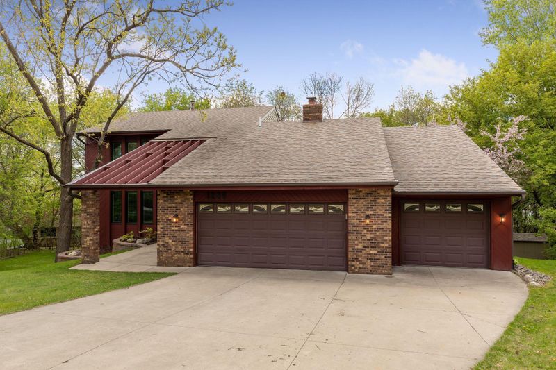 1249 Mourning Dove Ct, Eagan, MN 55123