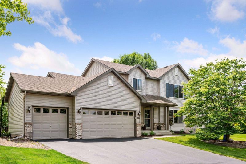 1043 N Windmill Creek, Waconia, MN 55387