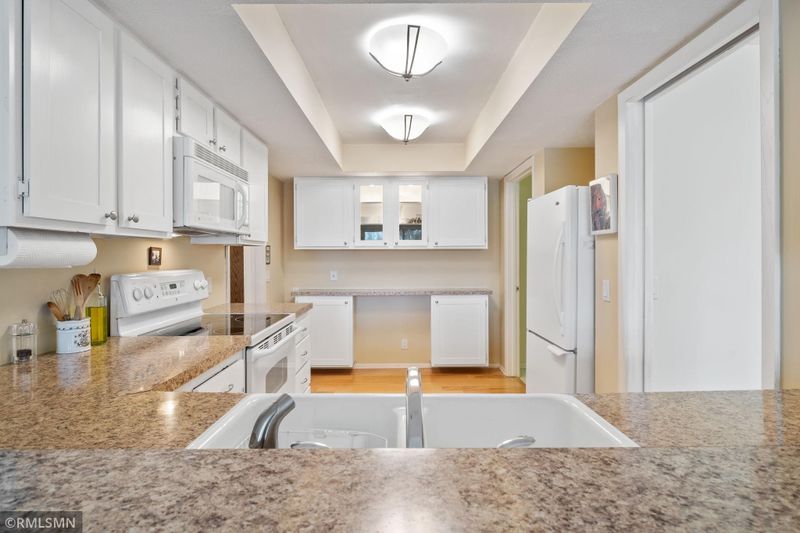 8549 Irwin Rd #236, Bloomington, MN 55437