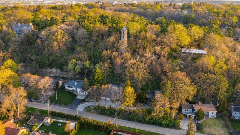 933 11th St SW, Rochester, MN 55902