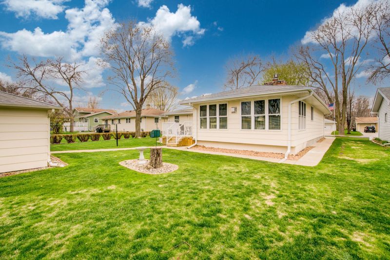 1033 Atwood St S, Shakopee, MN 55379