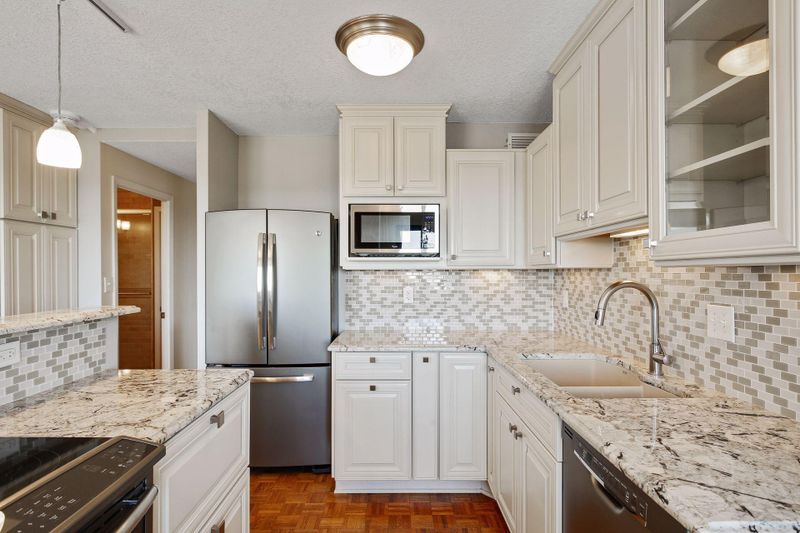 400 Groveland Ave #2307, Minneapolis, MN 55403