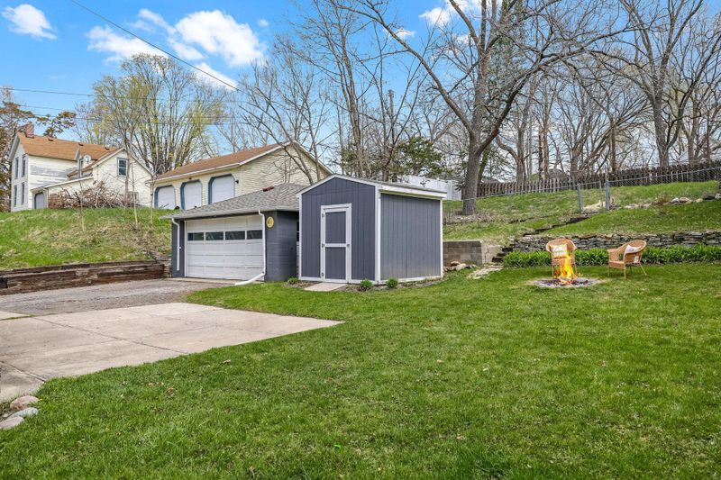109 5th Ave SW, Faribault, MN 55021
