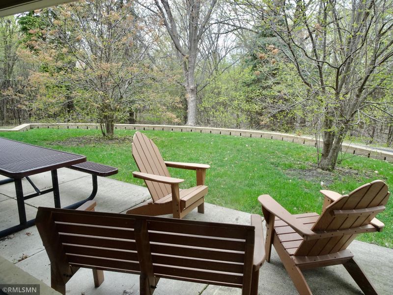 1800 Riverwood Dr #124, Burnsville, MN 55337
