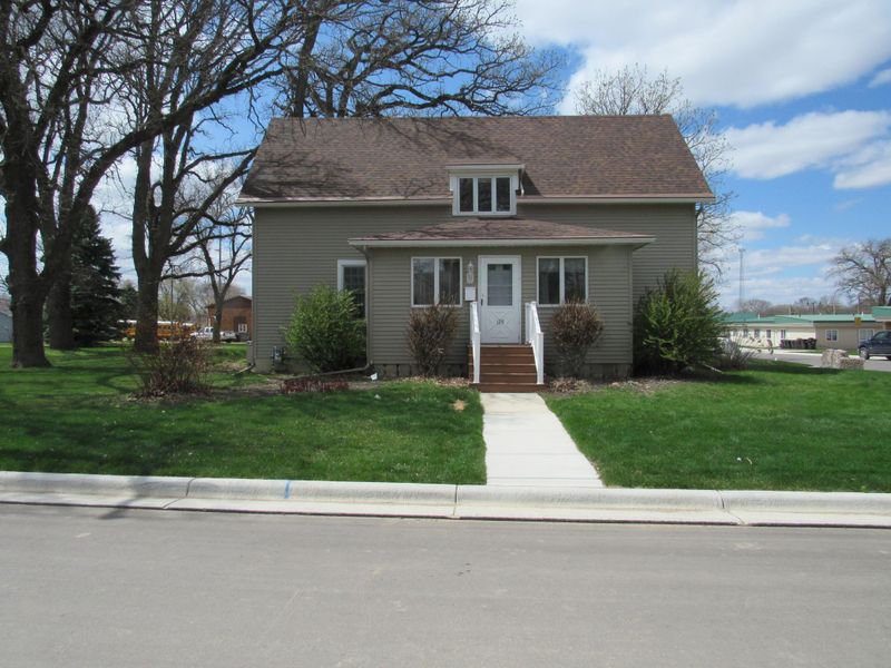 129 N Sailor St, Blue Earth, MN 56013