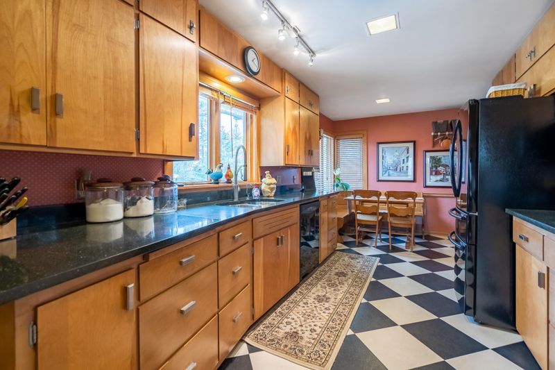 1121 Austin Rd, Owatonna, MN 55060