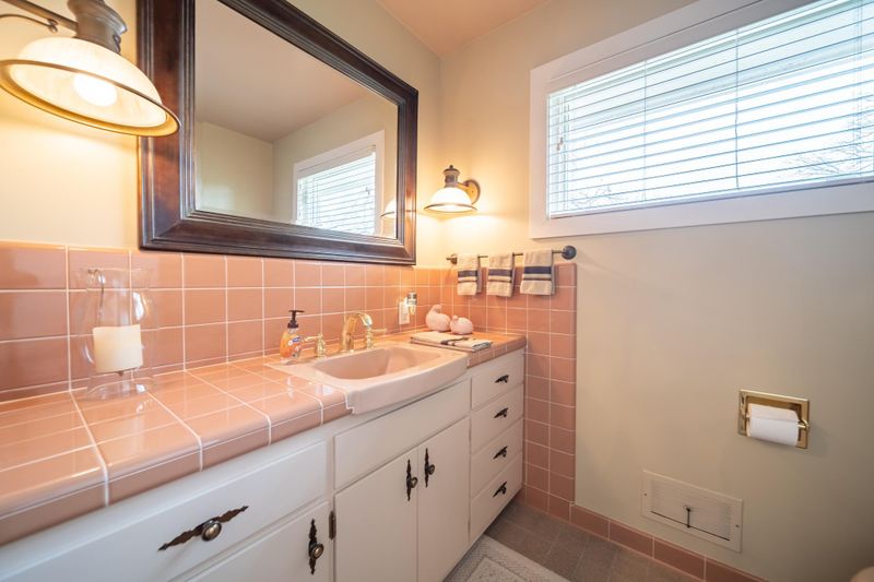 1121 Austin Rd, Owatonna, MN 55060