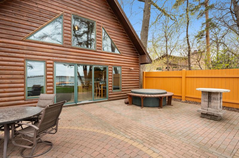 6197 Eagle Lake Dr N, Maple Grove, MN 55369