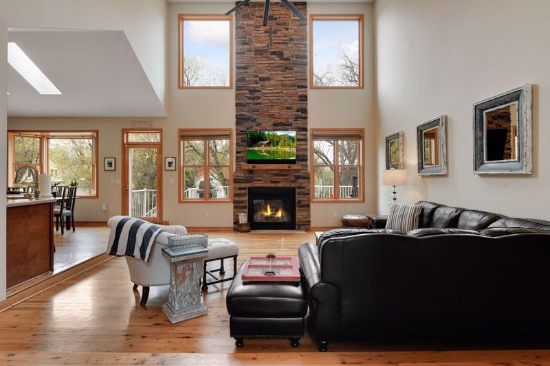 4220 Jefferson St, Excelsior, MN 55331