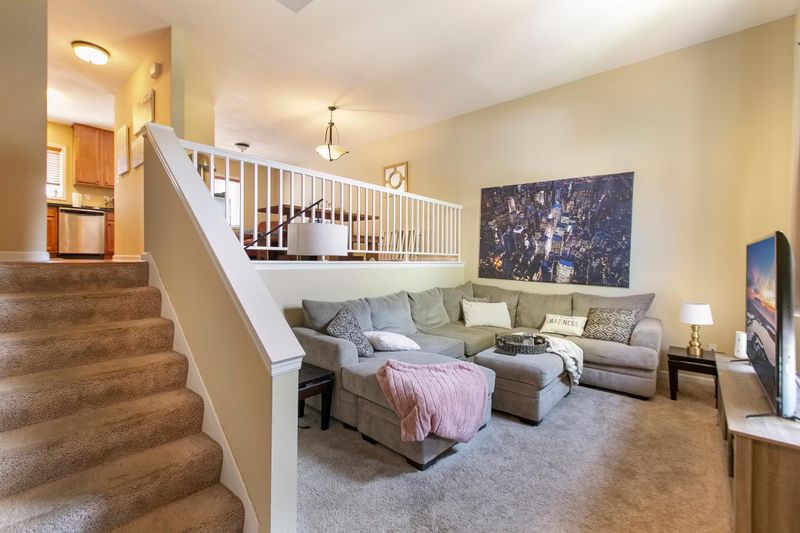 6571 Regency Ln, Eden Prairie, MN 55344