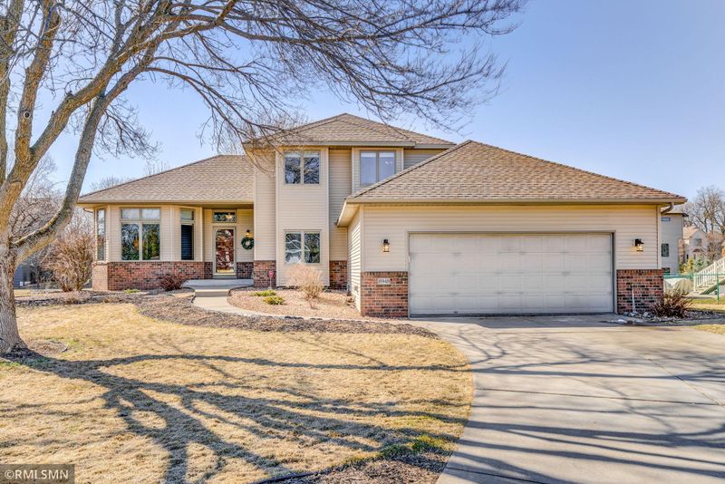 8948 Stratford Ct, Brooklyn Park, MN 55443