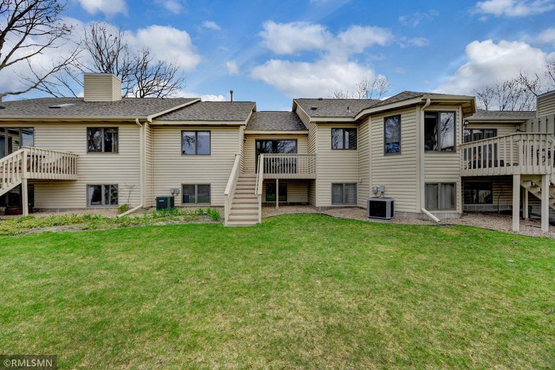 2556 Moundsview Dr #52, Mounds View, MN 55112