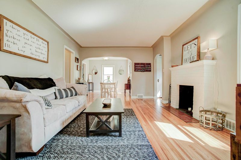 134 5th Ave N, Hopkins, MN 55343