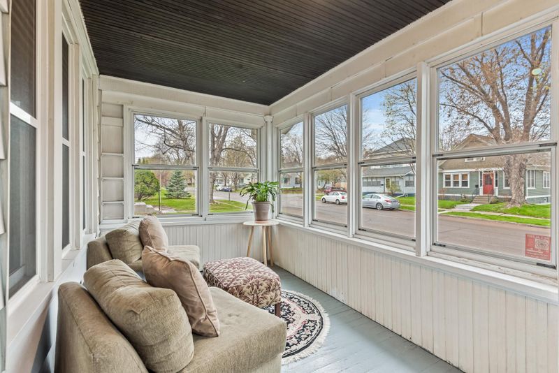 1250 6th St E, Saint Paul, MN 55106
