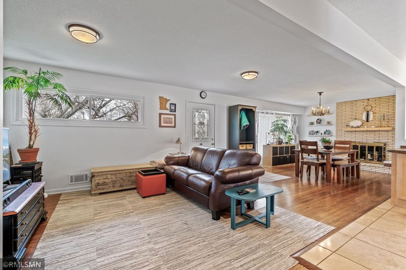584 23rd Ave NW, New Brighton, MN 55112