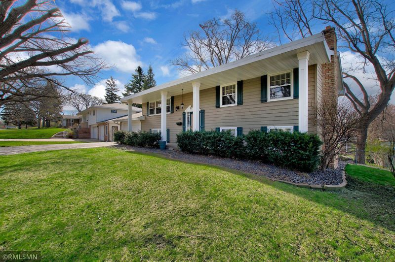 250 Sylvan Ln NE, Fridley, MN 55432