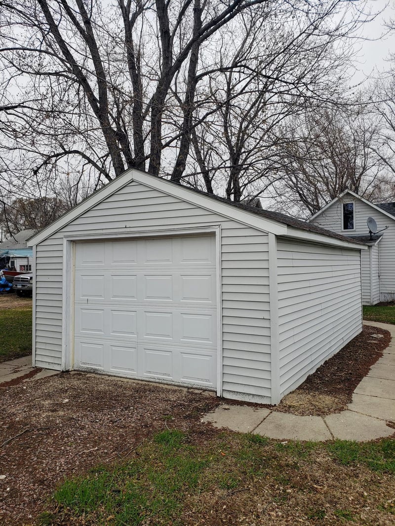108 N 1st St, Milan, MN 56262