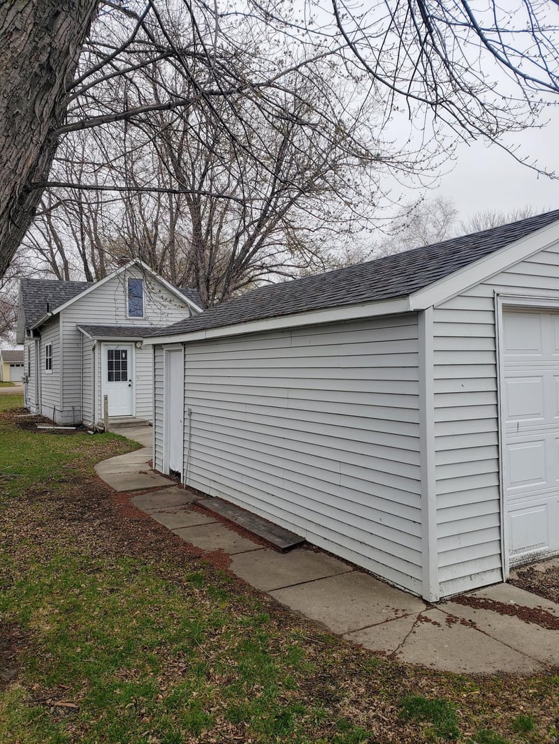 108 N 1st St, Milan, MN 56262