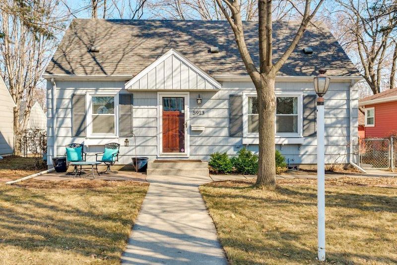 5913 York Ave S, Edina, MN 55410