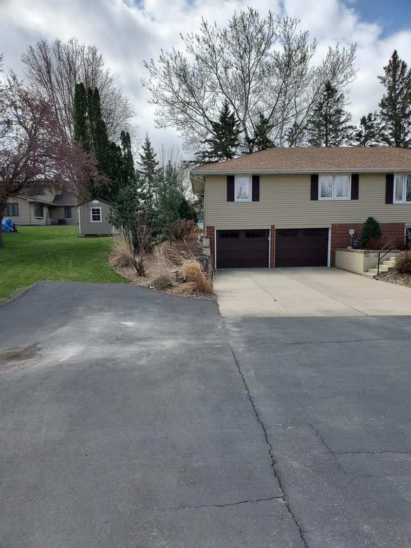 2411 7th Ave SW, Austin, MN 55912