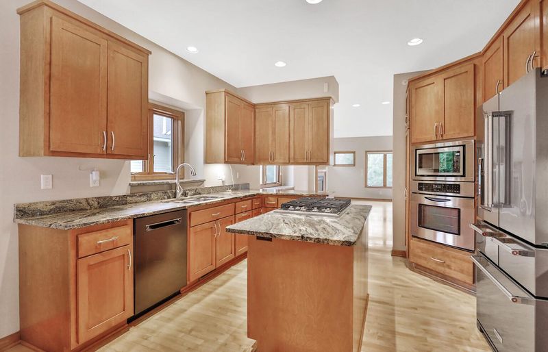 11370 Clarion Way, Minnetonka, MN 55343