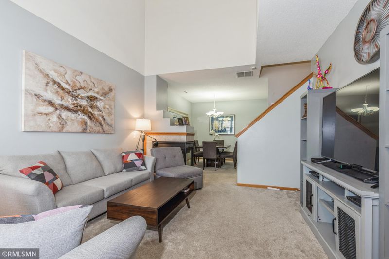 942 Princeton Ave, Shakopee, MN 55379