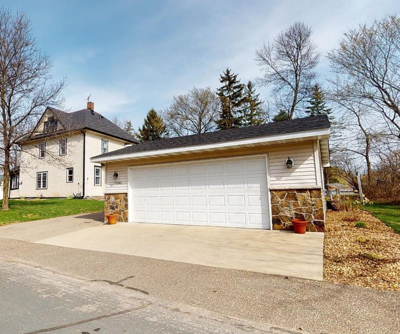 11262 Crow River Dr NE, Hanover, MN 55341
