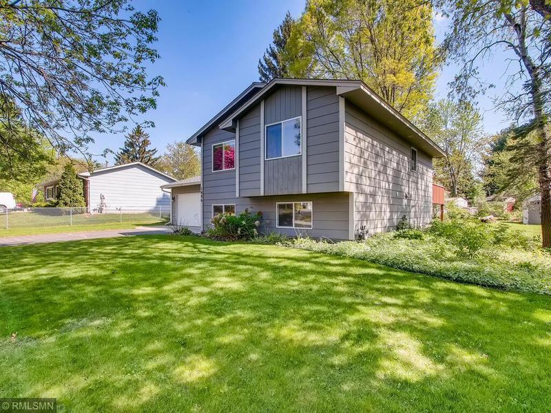 1896 124th Ln NE, Blaine, MN 55449