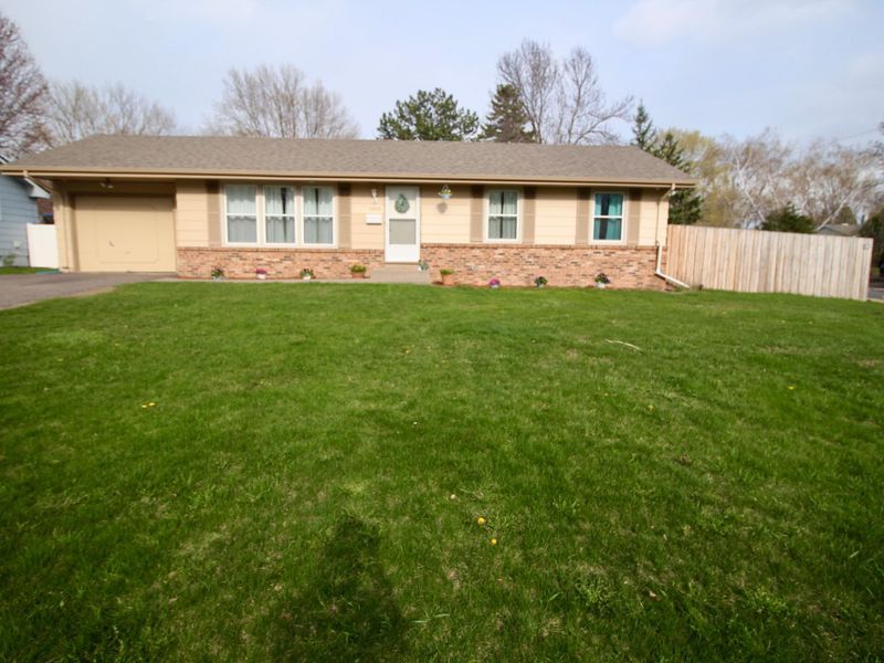 3940 Oregon Ave N, New Hope, MN 55427