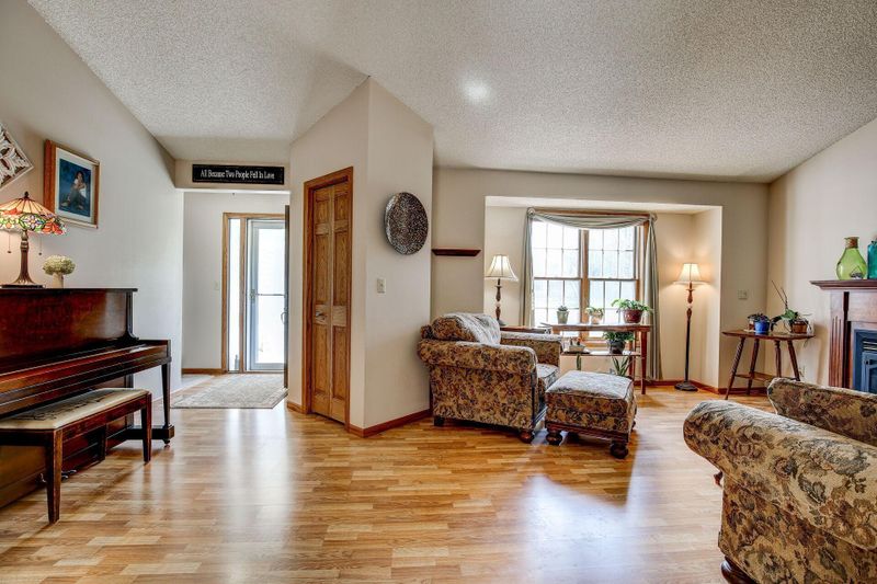 4159 Parkridge Dr, White Bear Lake, MN 55110