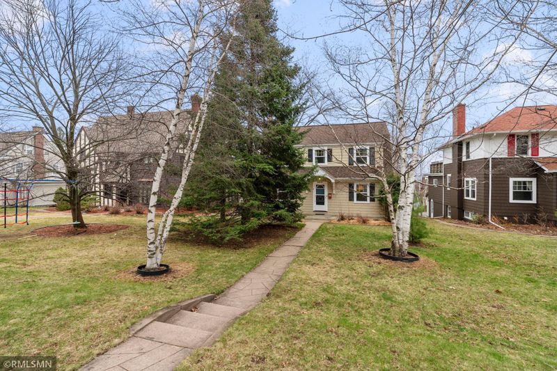 2916 Branch St, Duluth, MN 55812