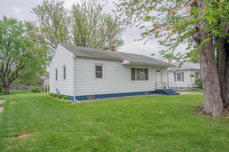 2713 11th St, Eau Claire, WI 54703