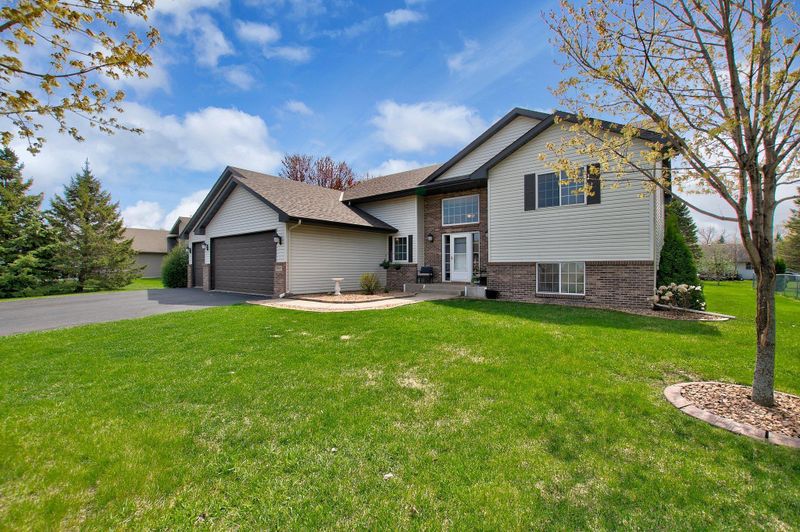 2102 10th Street Cir NE, Buffalo, MN 55313