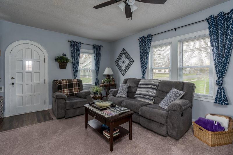 407 Oak Ave SW, Montgomery, MN 56069