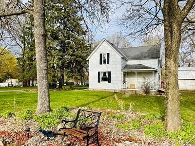555 Maple Lawn Ave, Faribault, MN 55021